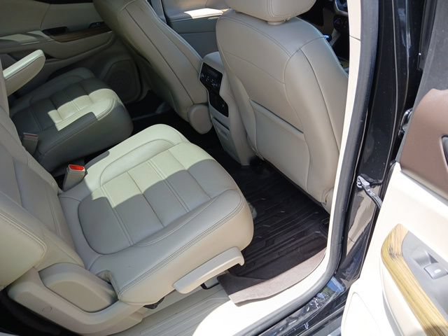 Used 2018 GMC Acadia Denali w/ Technology Package AWD/4WD image 24