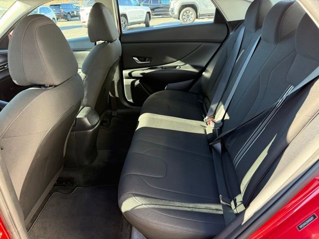 Used 2021 Hyundai Elantra SEL w/ Convenience Package image 17
