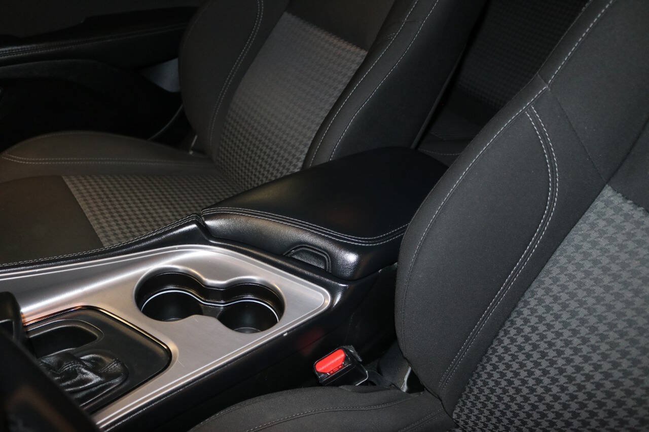 Used 2023 Dodge Challenger SXT RWD image 71