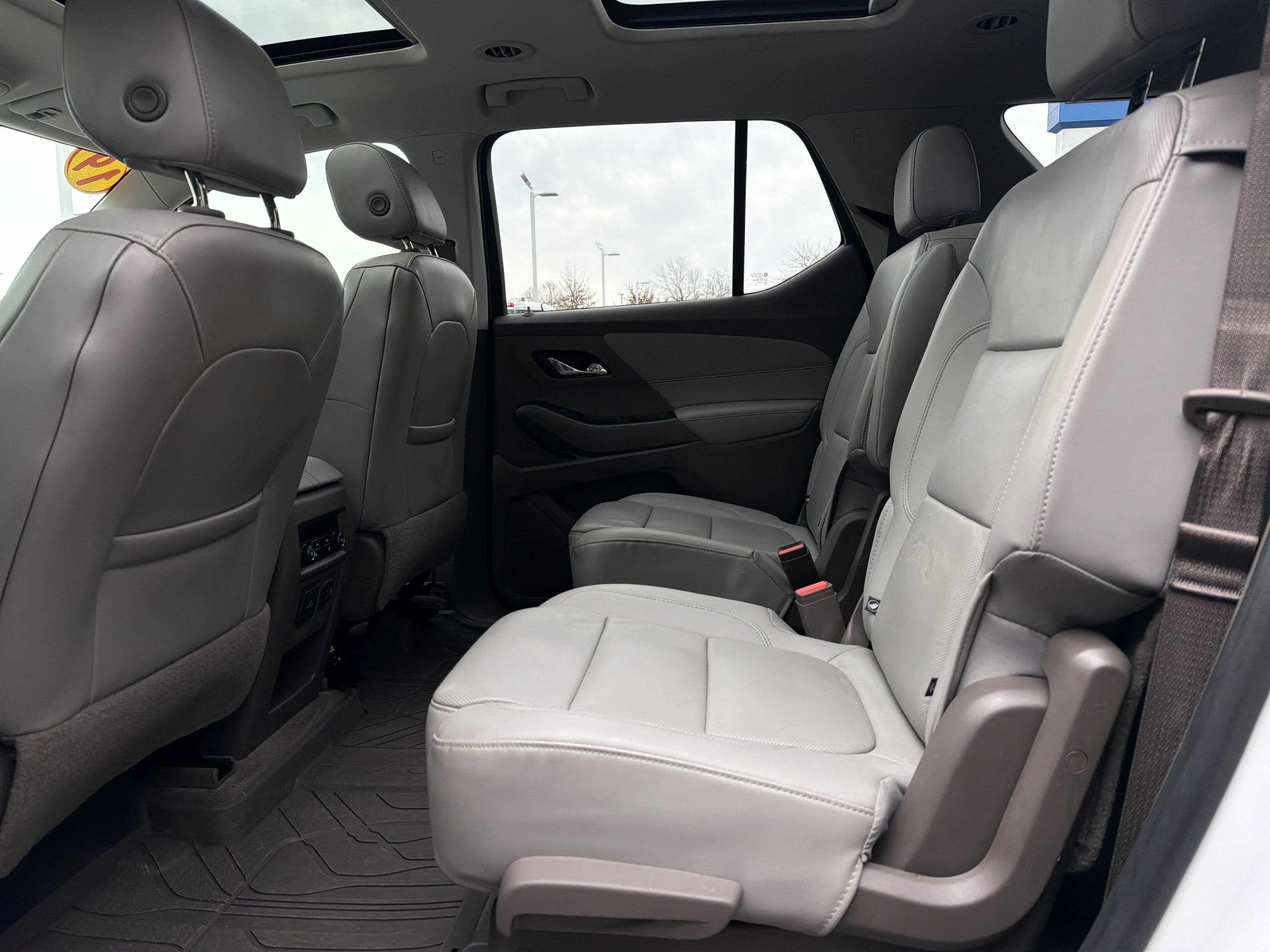 Used 2019 Chevrolet Traverse Premier image 31