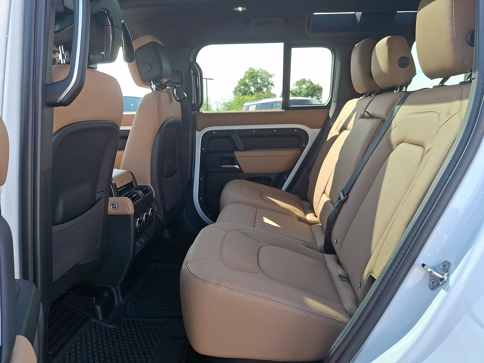 New 2026 Land Rover Defender 110 X-Dynamic SE AWD/4WD image 8