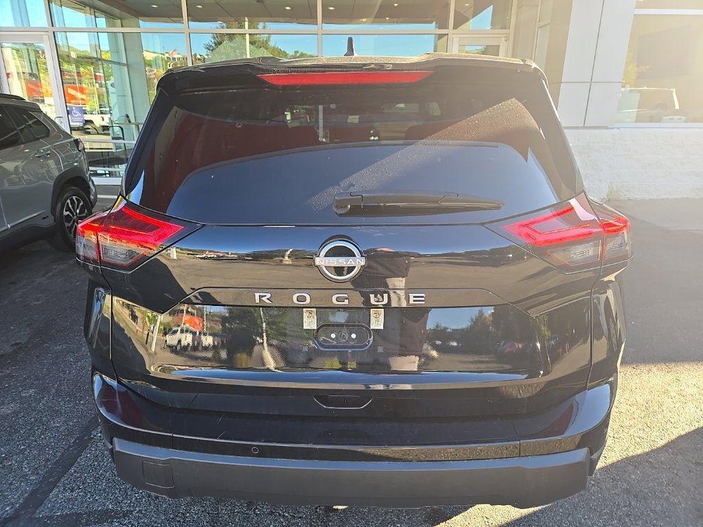 Used 2024 Nissan Rogue S FWD image 15