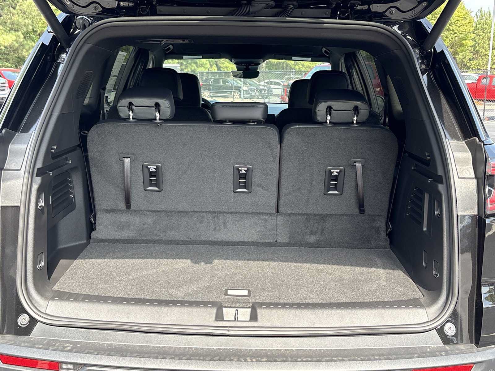 New 2026 GMC Acadia AT4 w/ Luxury Package AWD/4WD image 24