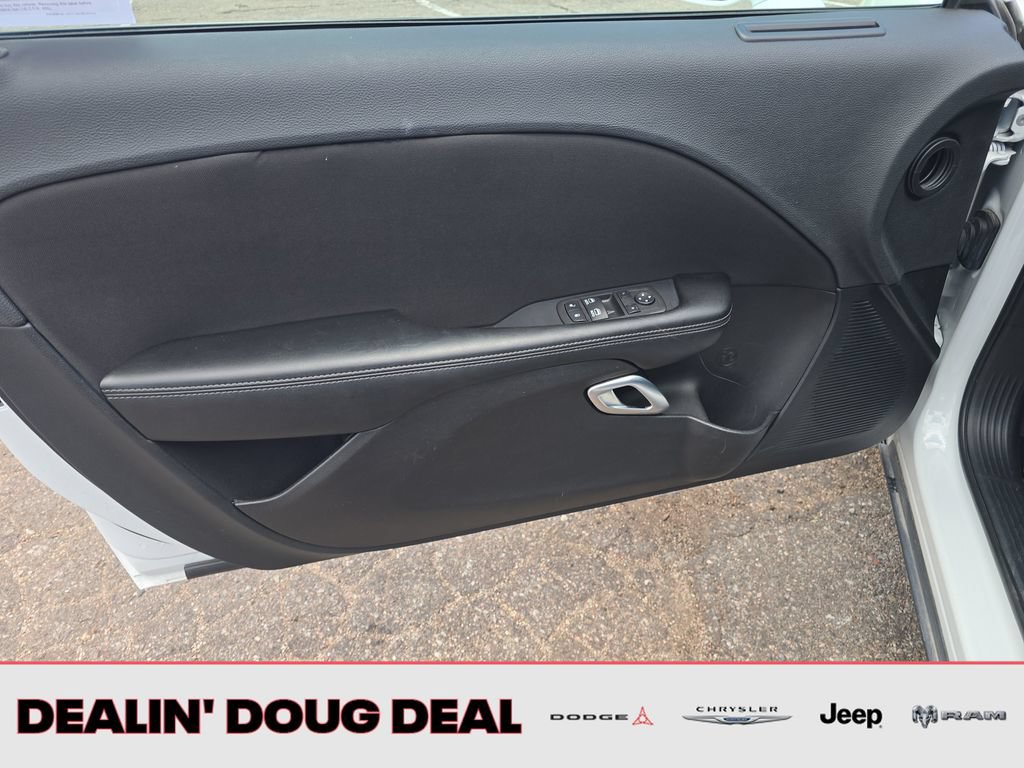 Used 2022 Dodge Challenger R/T RWD image 10