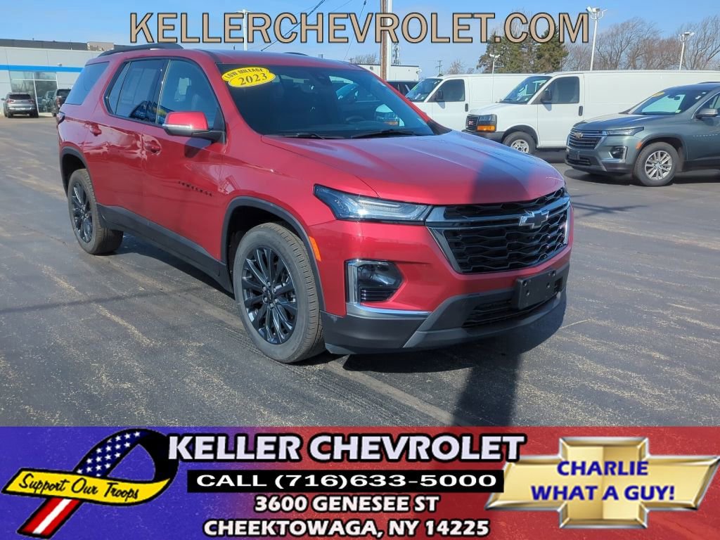 Certified 2023 Chevrolet Traverse RS w/ LPO, Floor Liner Package image 1