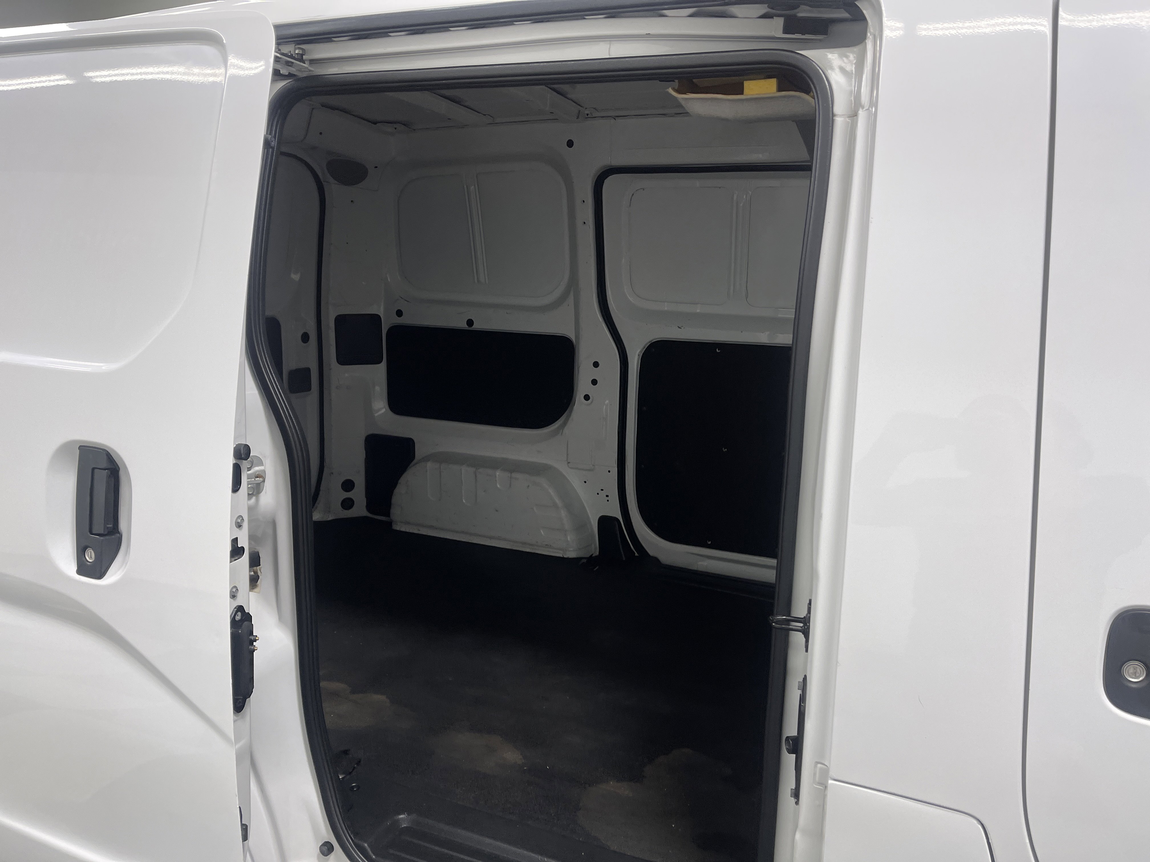 Used 2017 Chevrolet City Express LS image 17