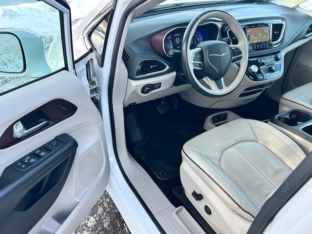 Used 2019 Chrysler Pacifica Limited image 10