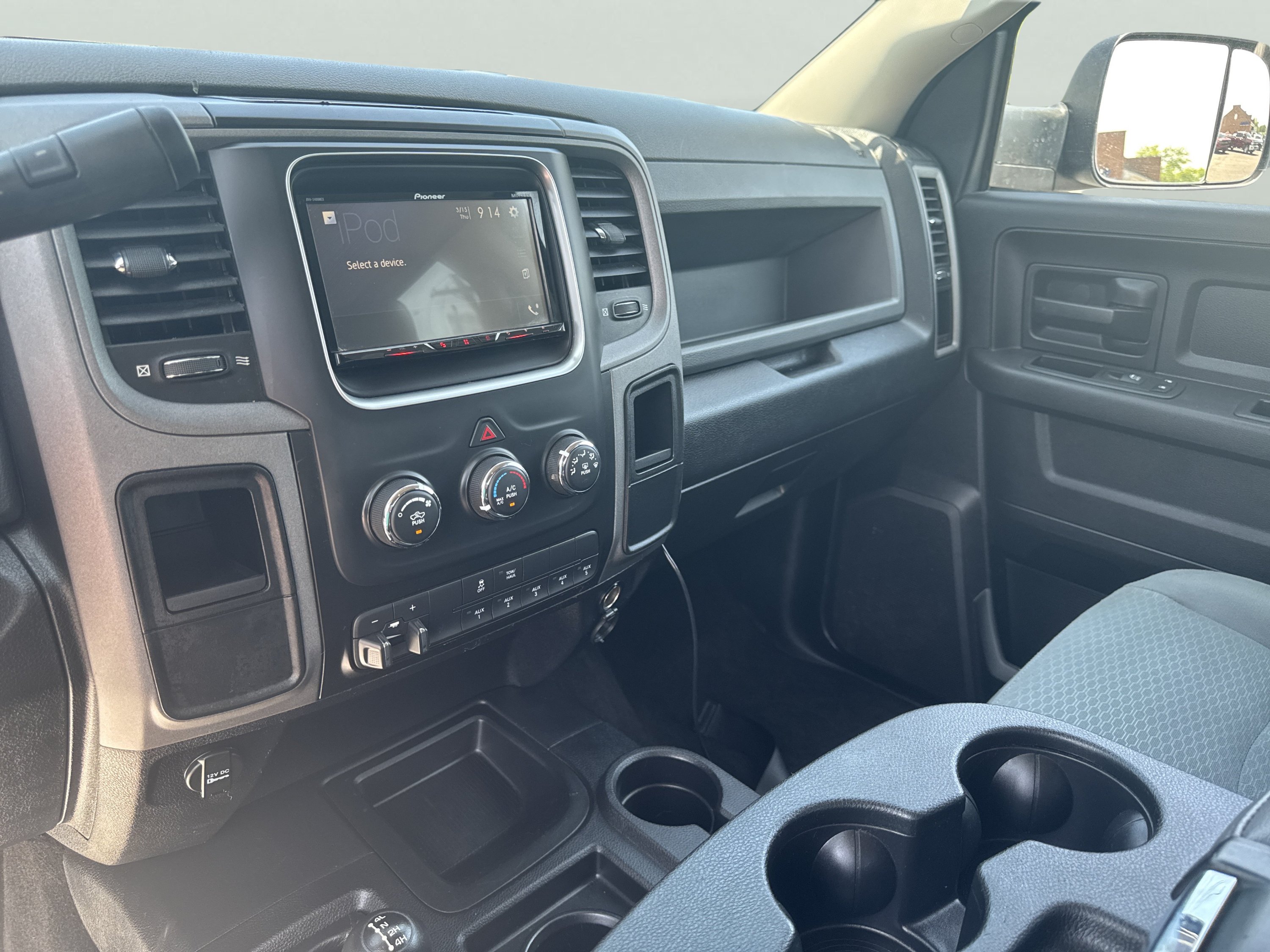 Used 2017 RAM 3500 Tradesman w/ Chrome Appearance Group AWD/4WD image 18