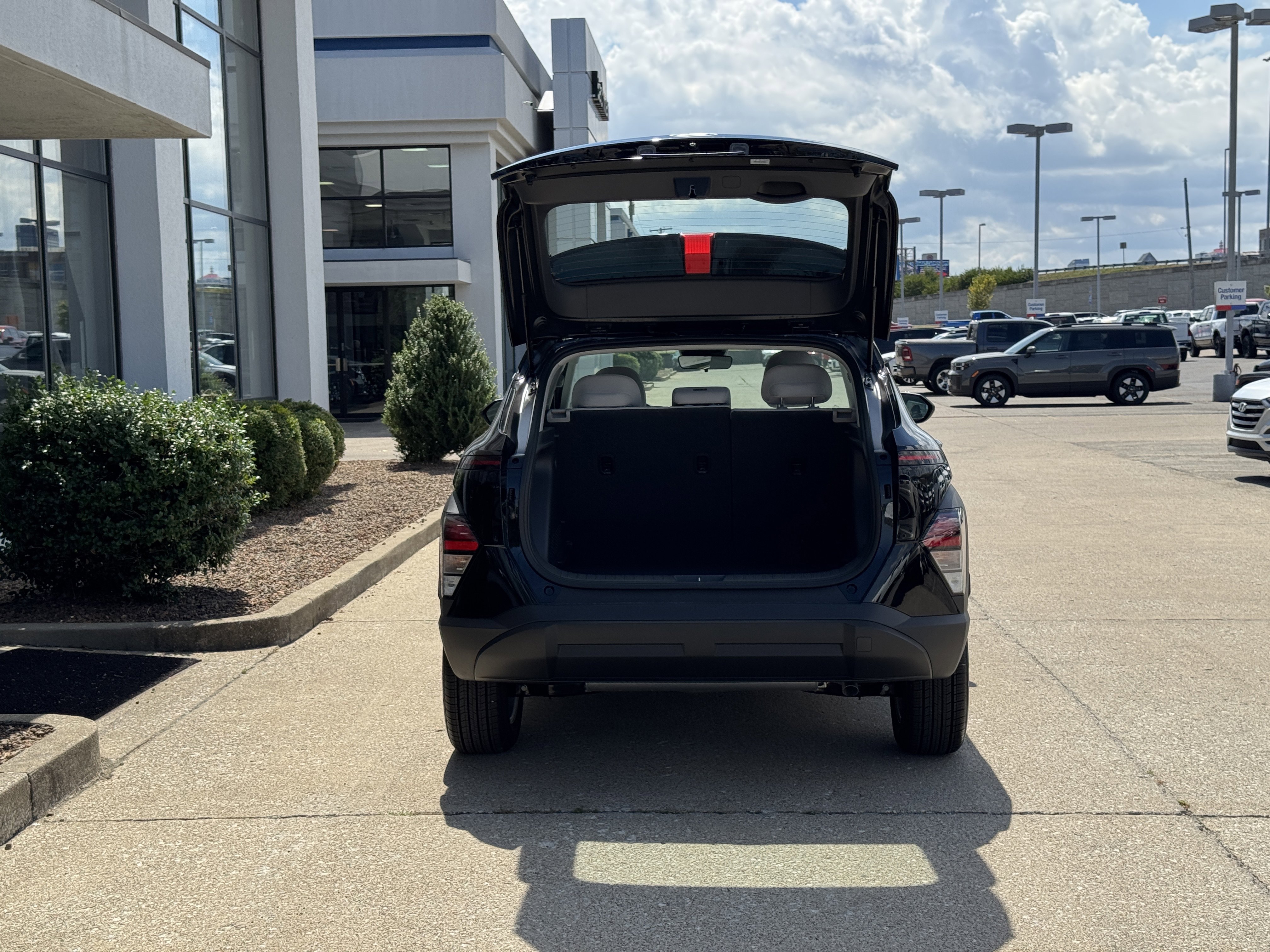 New 2026 Hyundai Kona SE image 11