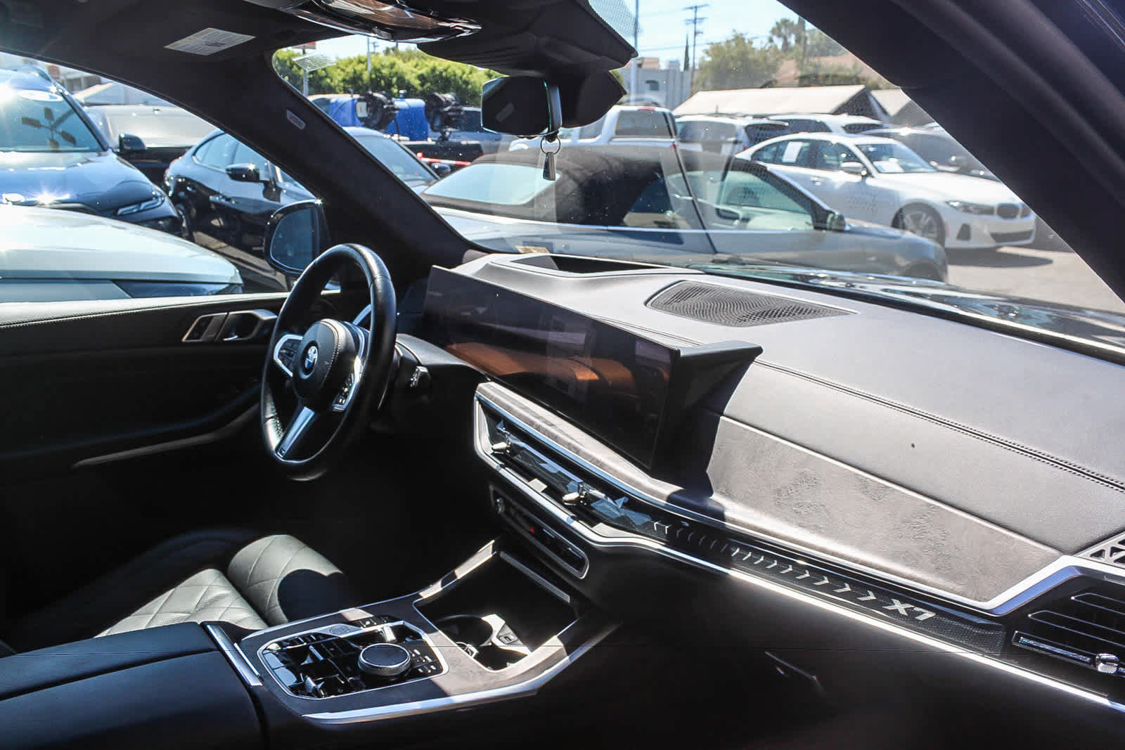 Used 2023 BMW X7 xDrive40i w/ M Sport Package AWD/4WD image 15
