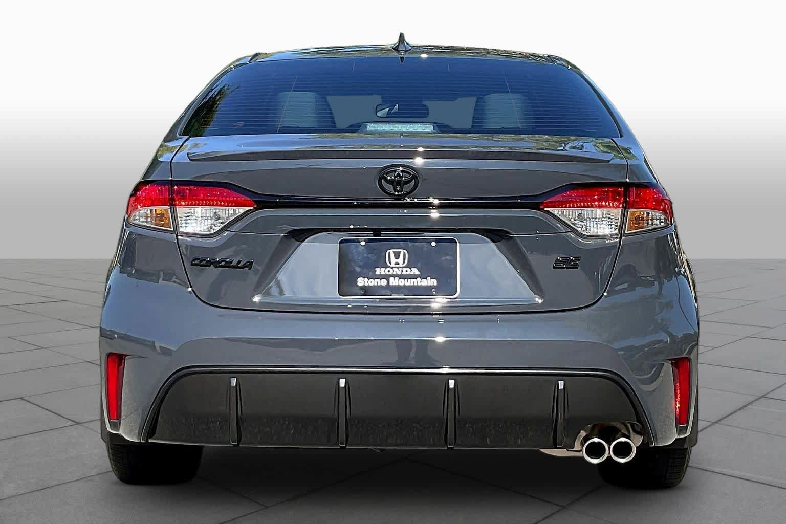 Used 2026 Toyota Corolla SE FWD image 5