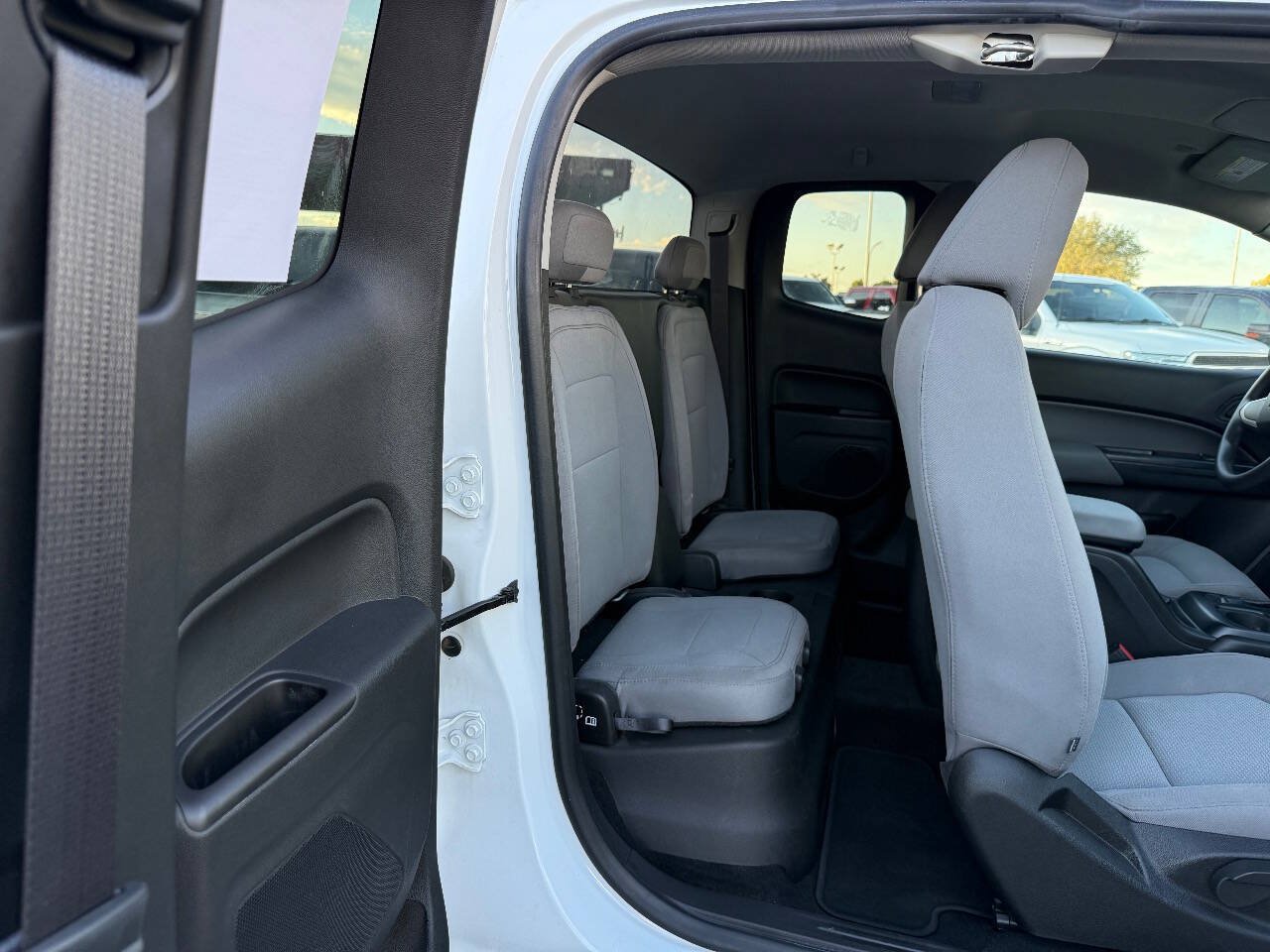 Used 2015 Chevrolet Colorado W/T w/ WT Convenience Package RWD image 15