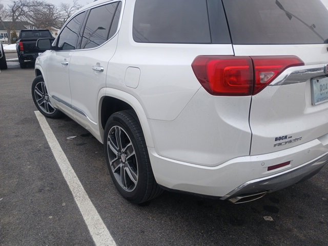 Used 2017 GMC Acadia Denali w/ Technology Package image 3