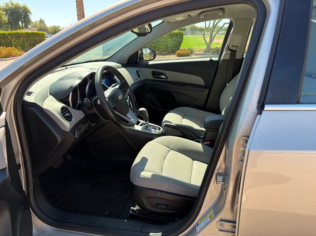 Used 2014 Chevrolet Cruze LT FWD image 9