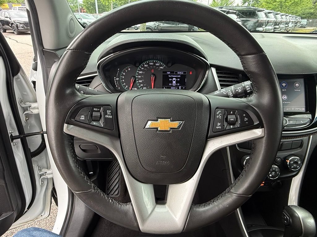 Used 2020 Chevrolet Trax LT w/ LT Convenience Package FWD image 16
