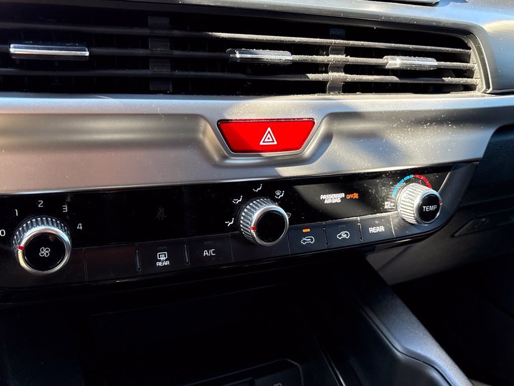 Used 2020 Kia Telluride LX FWD image 15