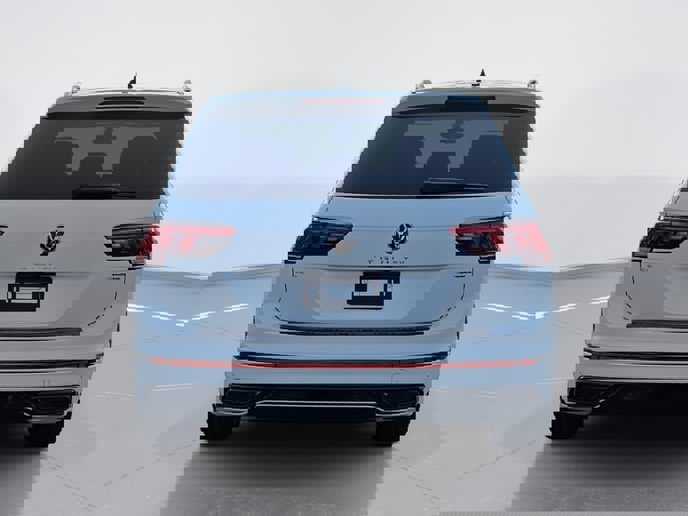 Used 2023 Volkswagen Tiguan SE R-Line image 4