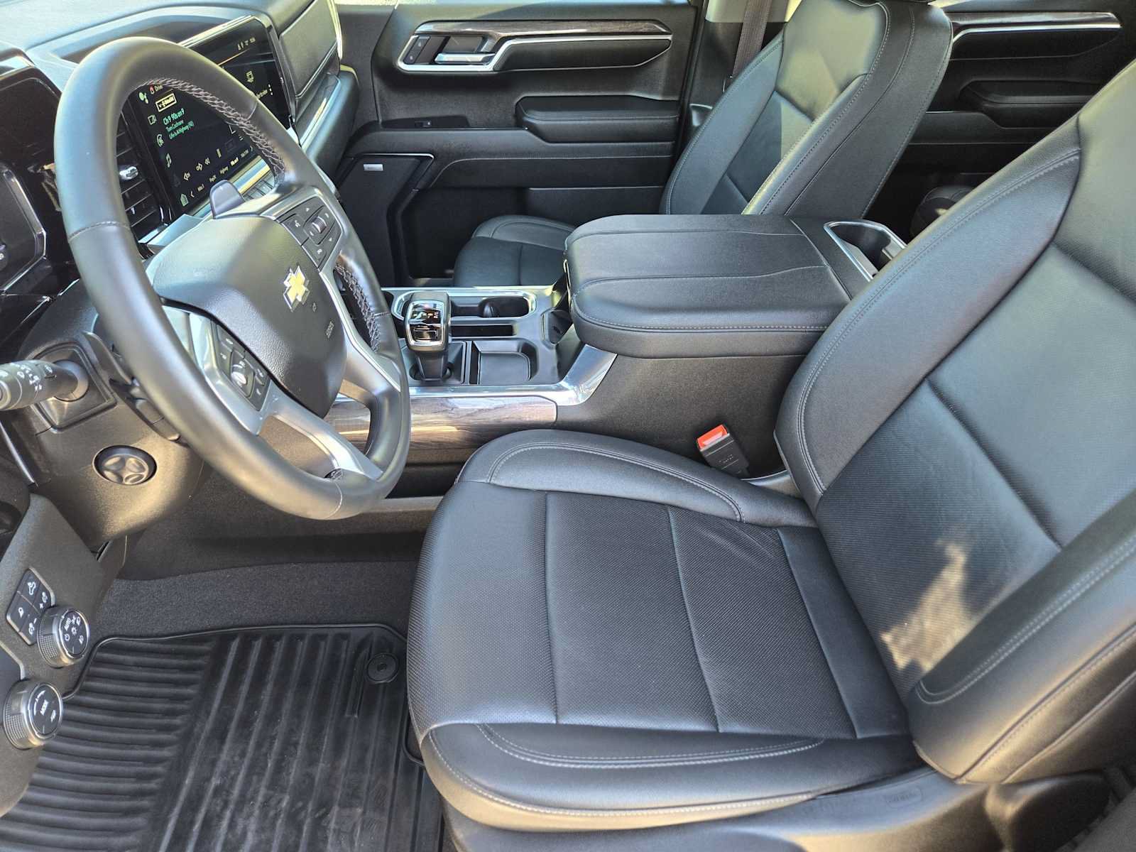 Certified 2024 Chevrolet Silverado 1500 LTZ RWD image 13