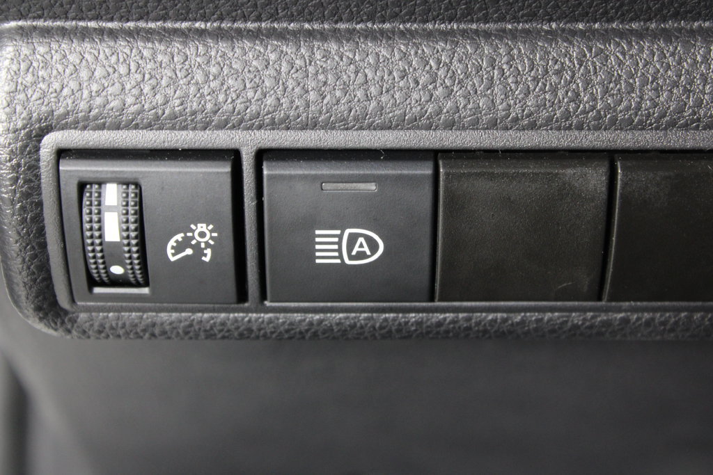 Used 2025 Toyota Corolla LE w/ Convenience Package FWD image 22