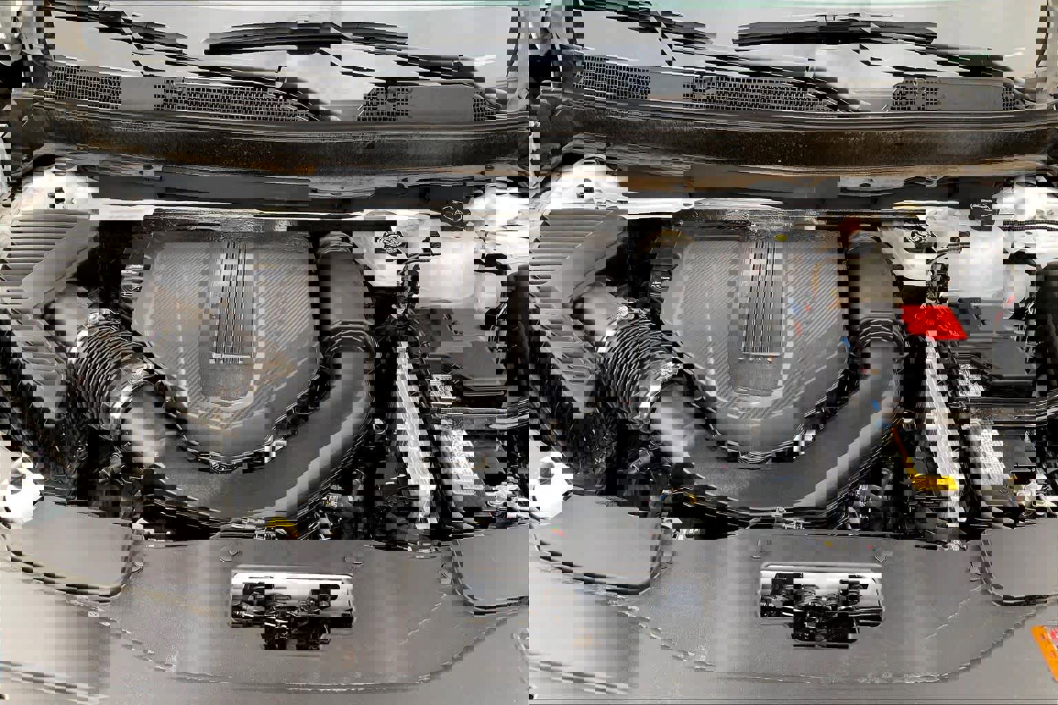 Used 2025 Chevrolet Traverse LT image 32