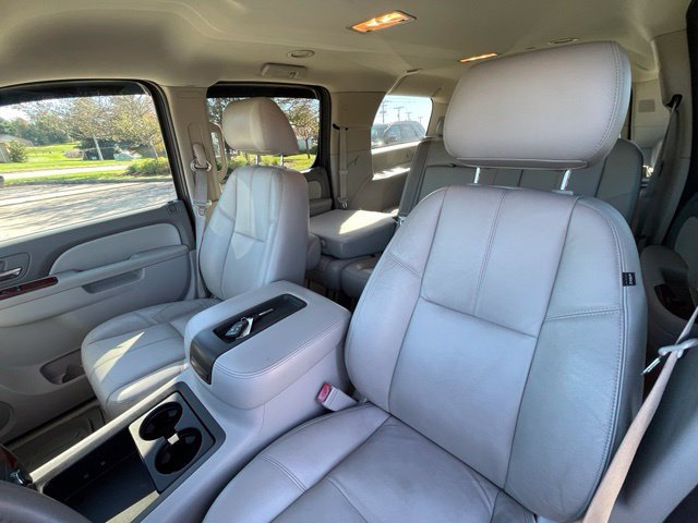 Used 2010 Chevrolet Suburban LT AWD/4WD image 17
