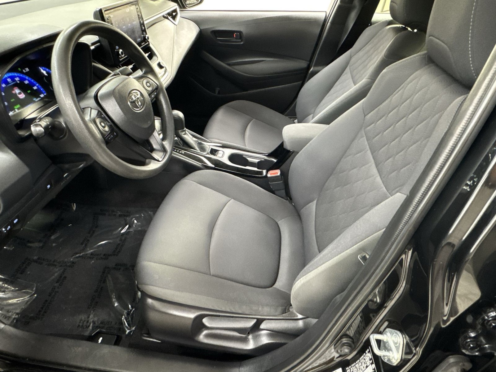 Used 2022 Toyota Corolla LE FWD image 16