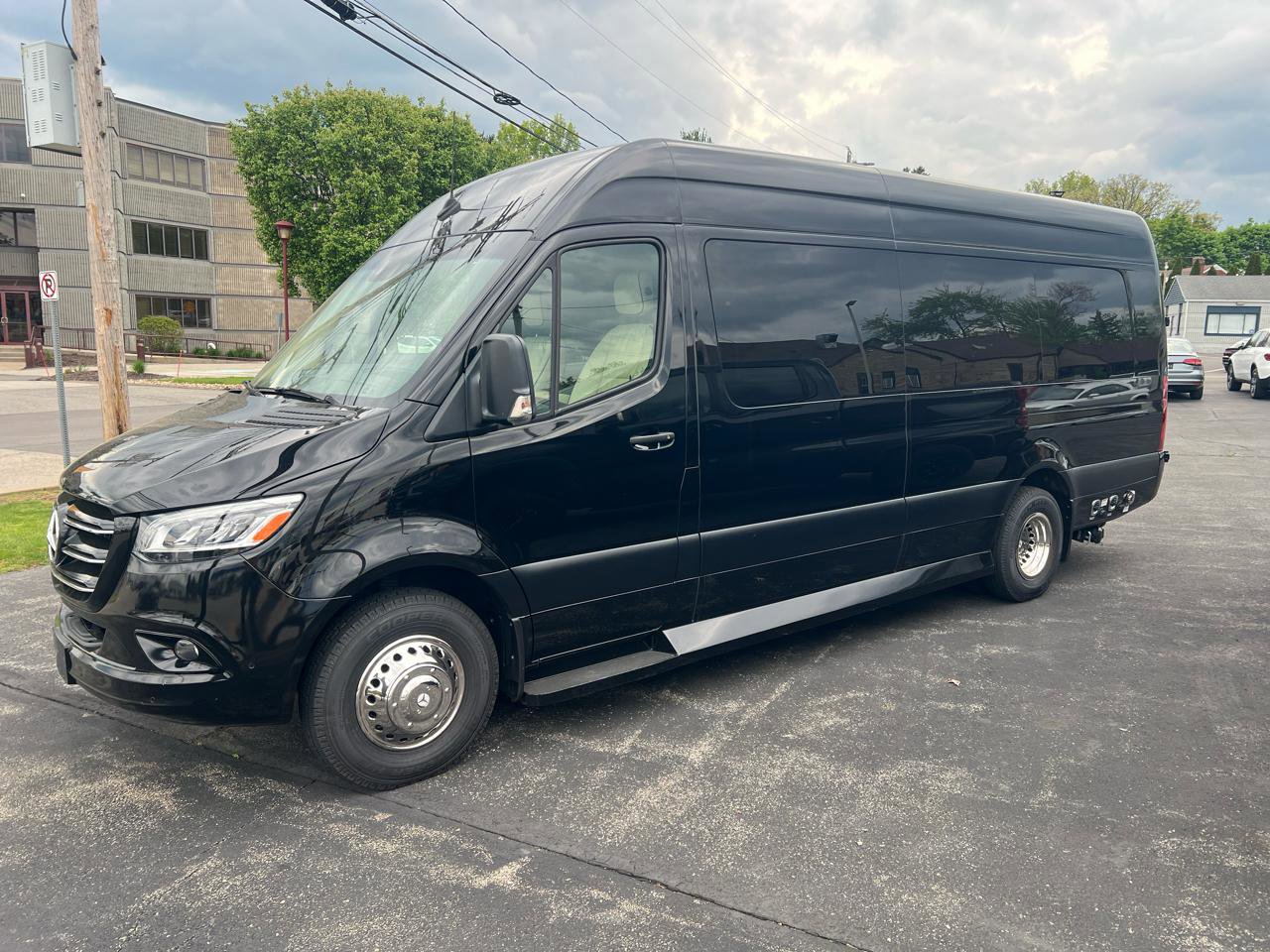 Used 2020 Mercedes-Benz Sprinter 3500 image 1