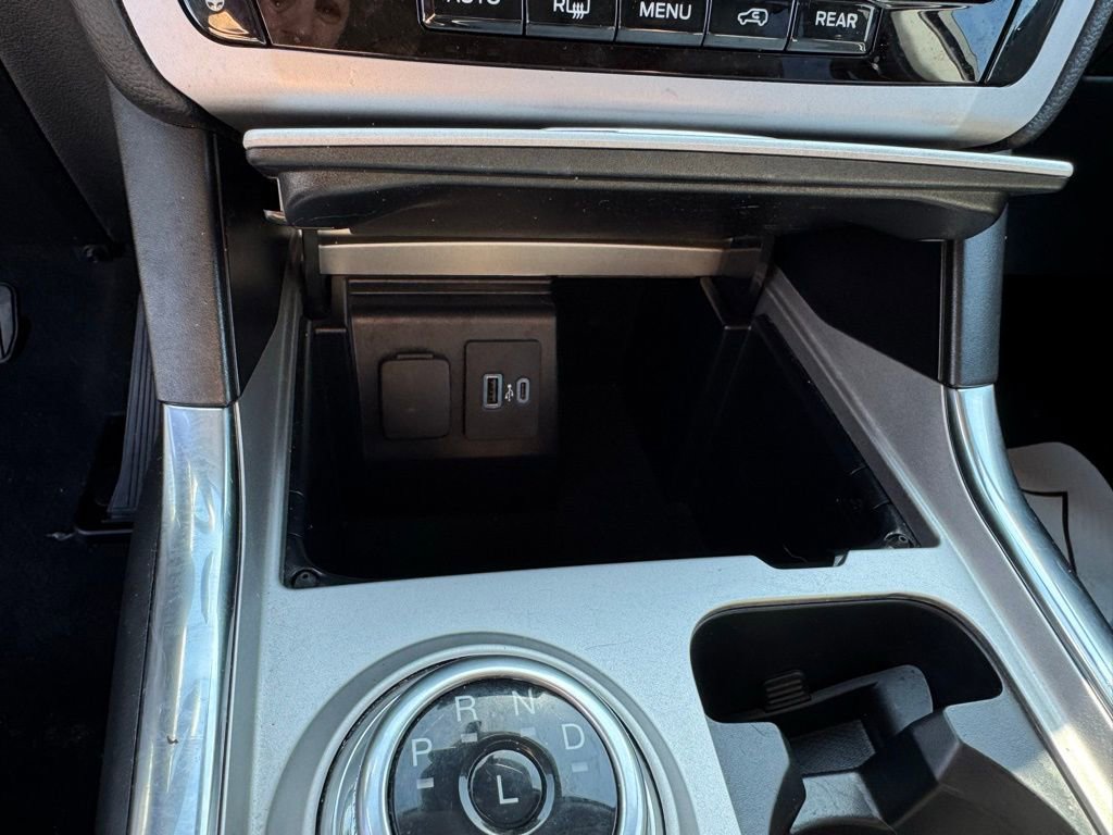 Used 2023 Ford Explorer XLT w/ Equipment Group 202A image 19