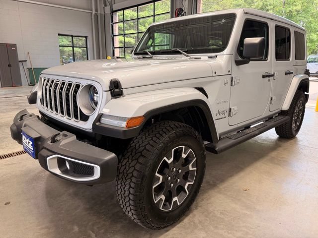 Used 2024 Jeep Wrangler Unlimited Sahara w/ Technology Group AWD/4WD image 5