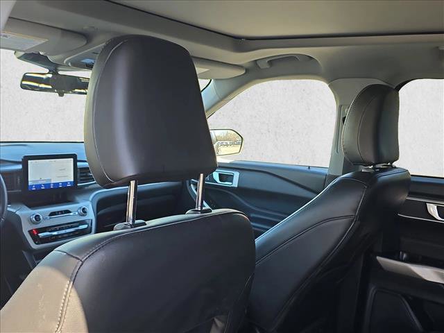 Used 2022 Ford Explorer XLT w/ Equipment Group 202A image 17