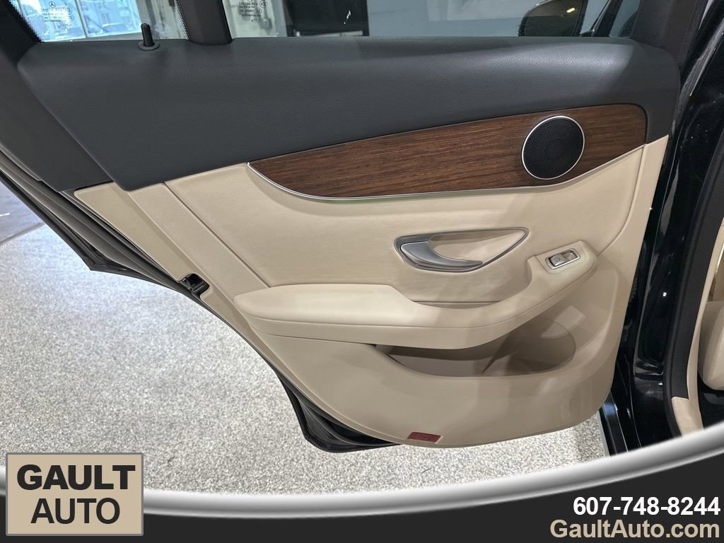 Used 2022 Mercedes-Benz GLC 300 4MATIC image 14