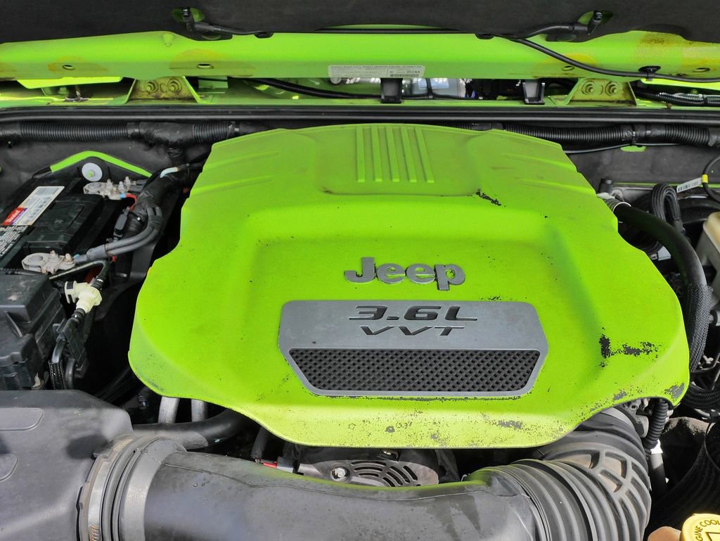 Used 2013 Jeep Wrangler Unlimited Sahara AWD/4WD image 29