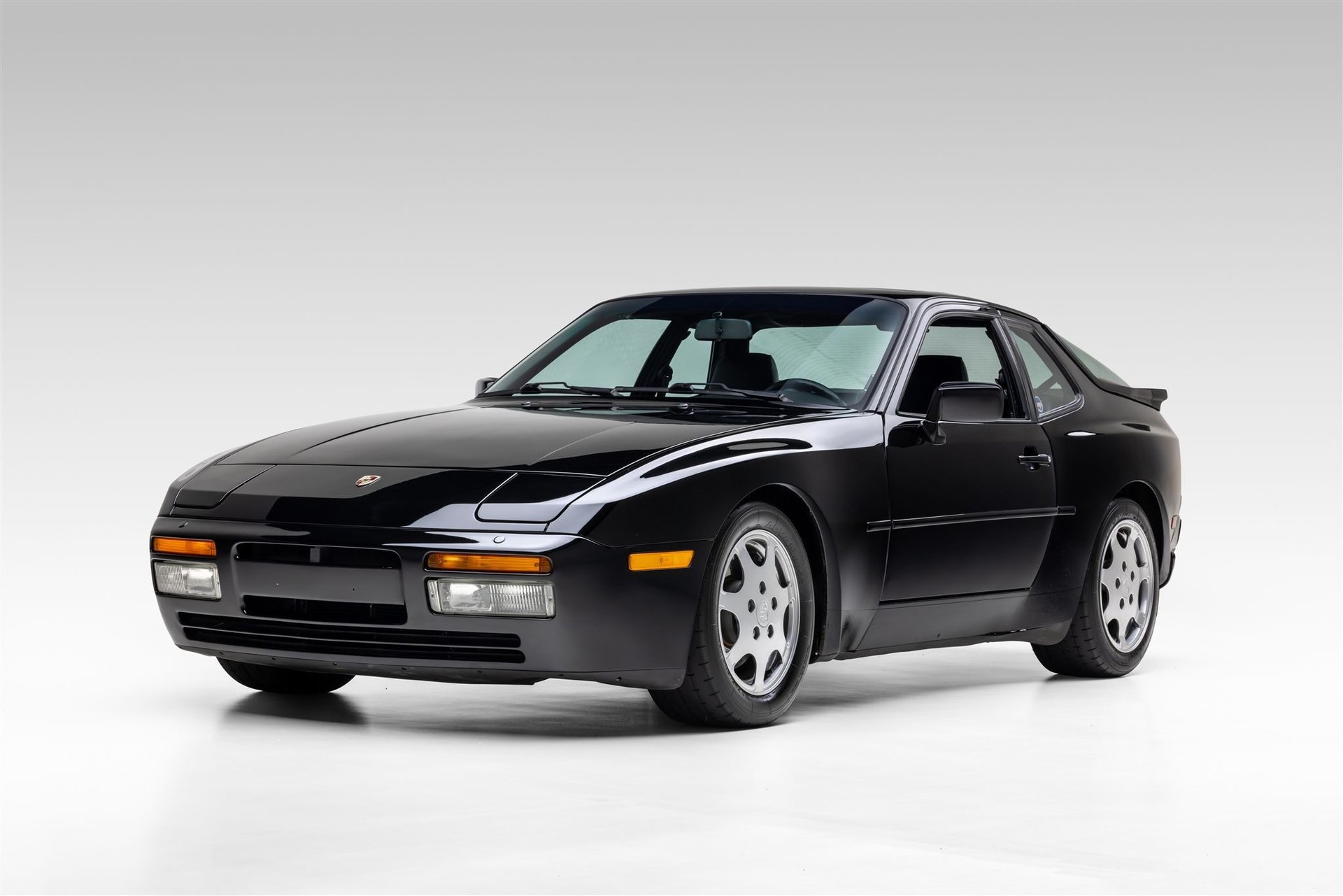 Used 1989 Porsche 944 Turbo RWD image 2