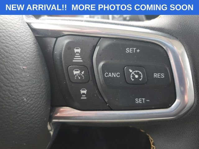 Certified 2024 Jeep Wrangler Unlimited Sahara w/ Dual Top Group image 17