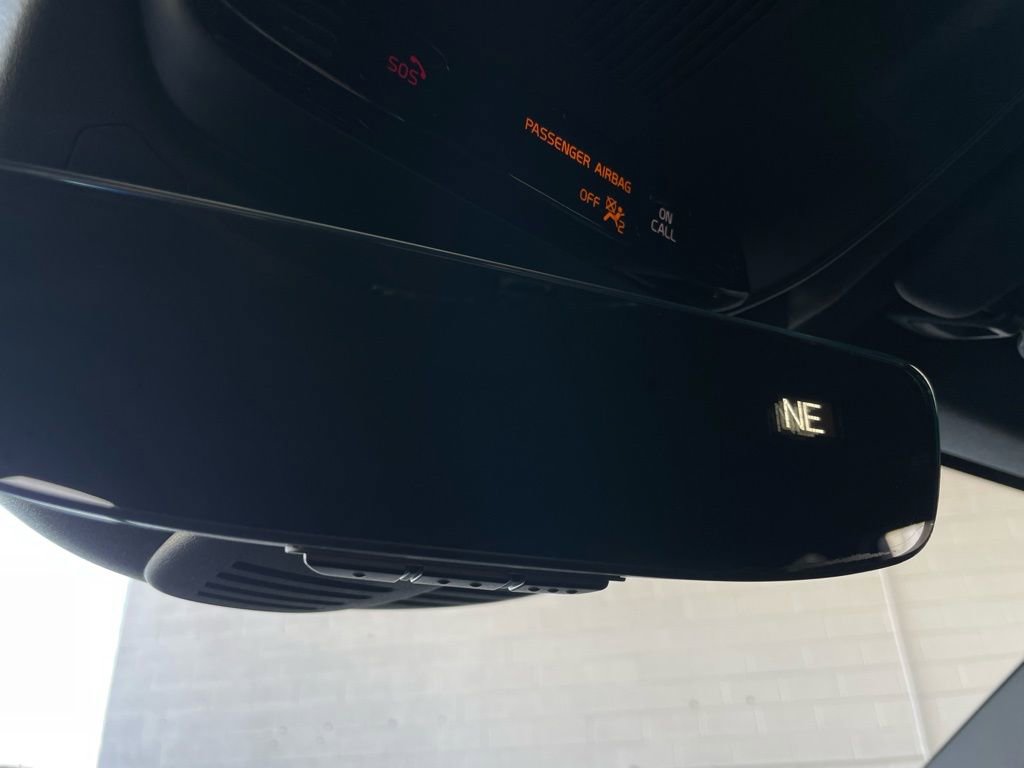 Used 2018 Volvo XC60 T6 R-Design w/ Convenience Package image 47