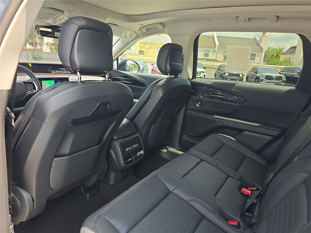 New 2026 Lincoln Nautilus Reserve w/ Jet Appearance Package AWD/4WD image 9