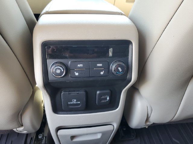 Used 2019 GMC Acadia Denali w/ Technology Package FWD image 18