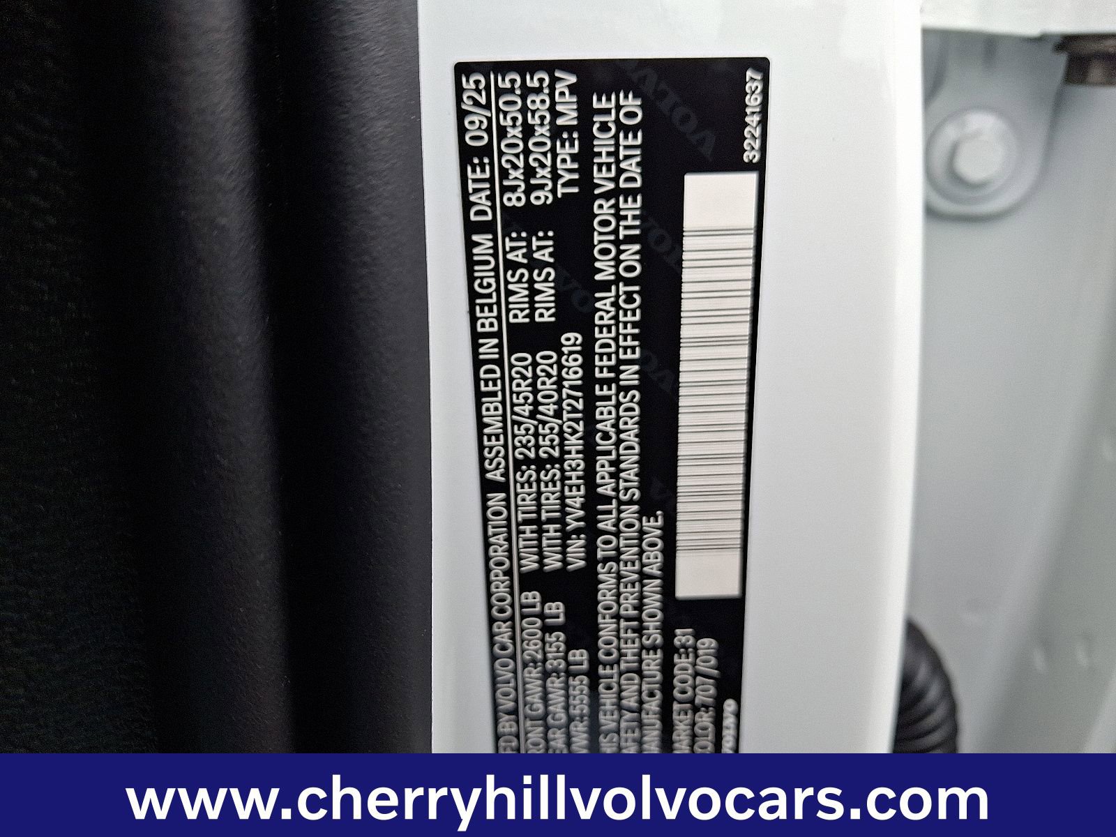 New 2026 Volvo EX40 Plus w/ Climate Package image 17