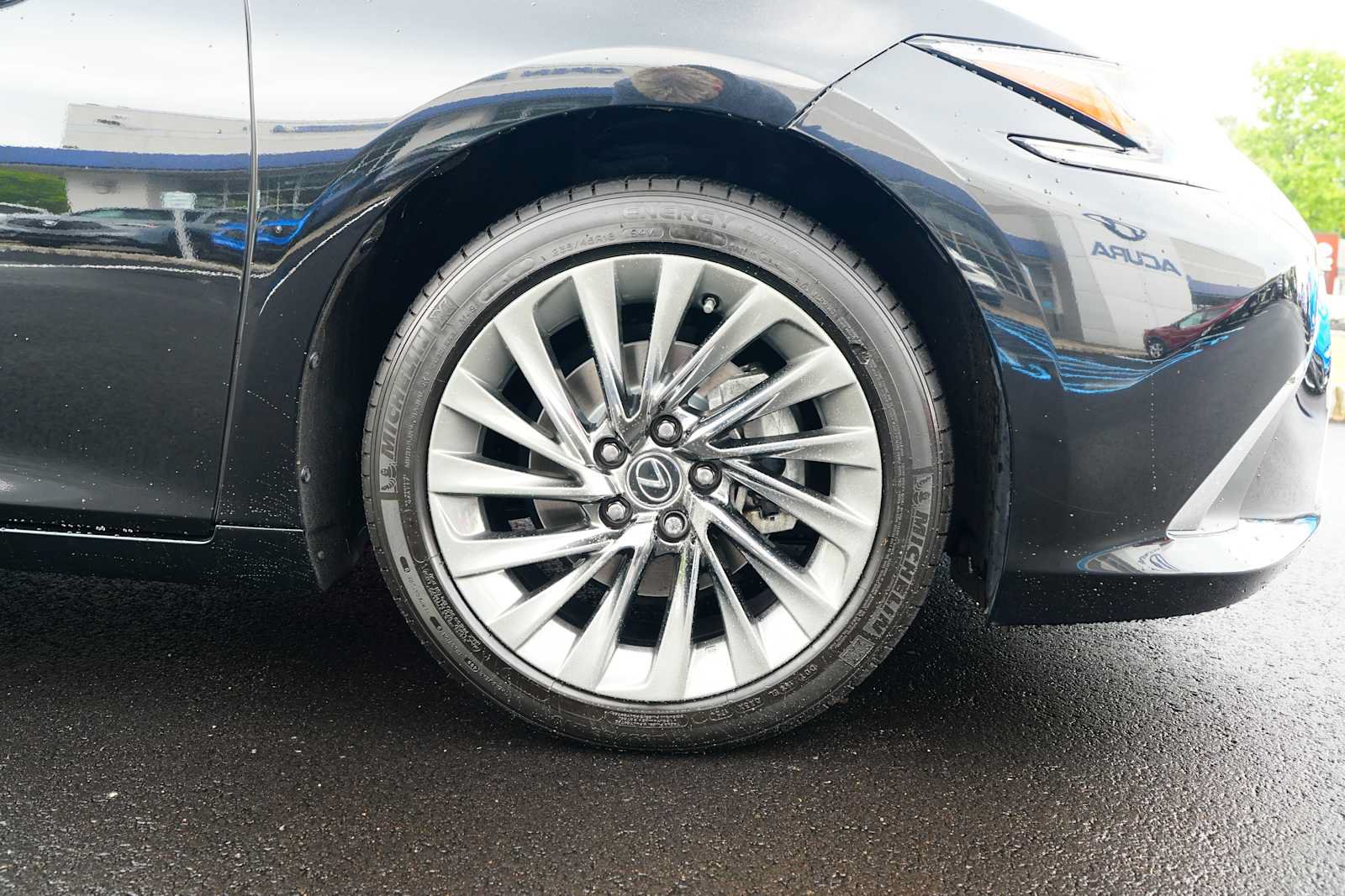 Used 2024 Lexus ES 350 Ultra Luxury w/ Accessory Package (Z2) FWD image 9