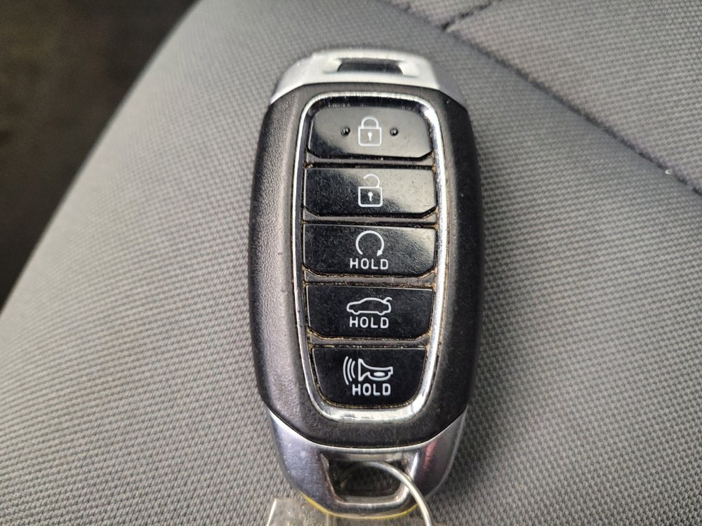 Used 2021 Hyundai Elantra SEL FWD image 32
