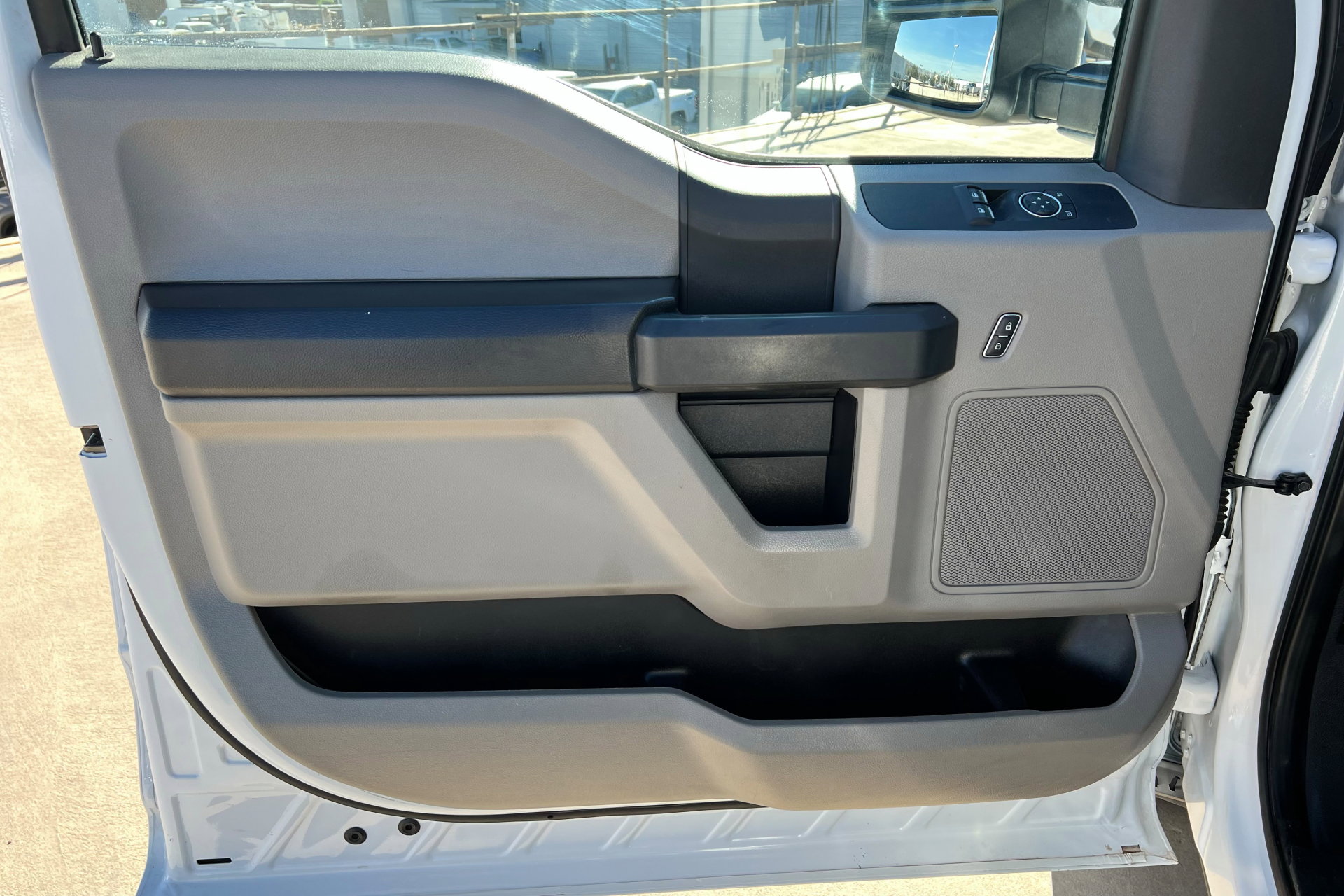 Used 2022 Ford F250 XL w/ Power Equipment Group image 10