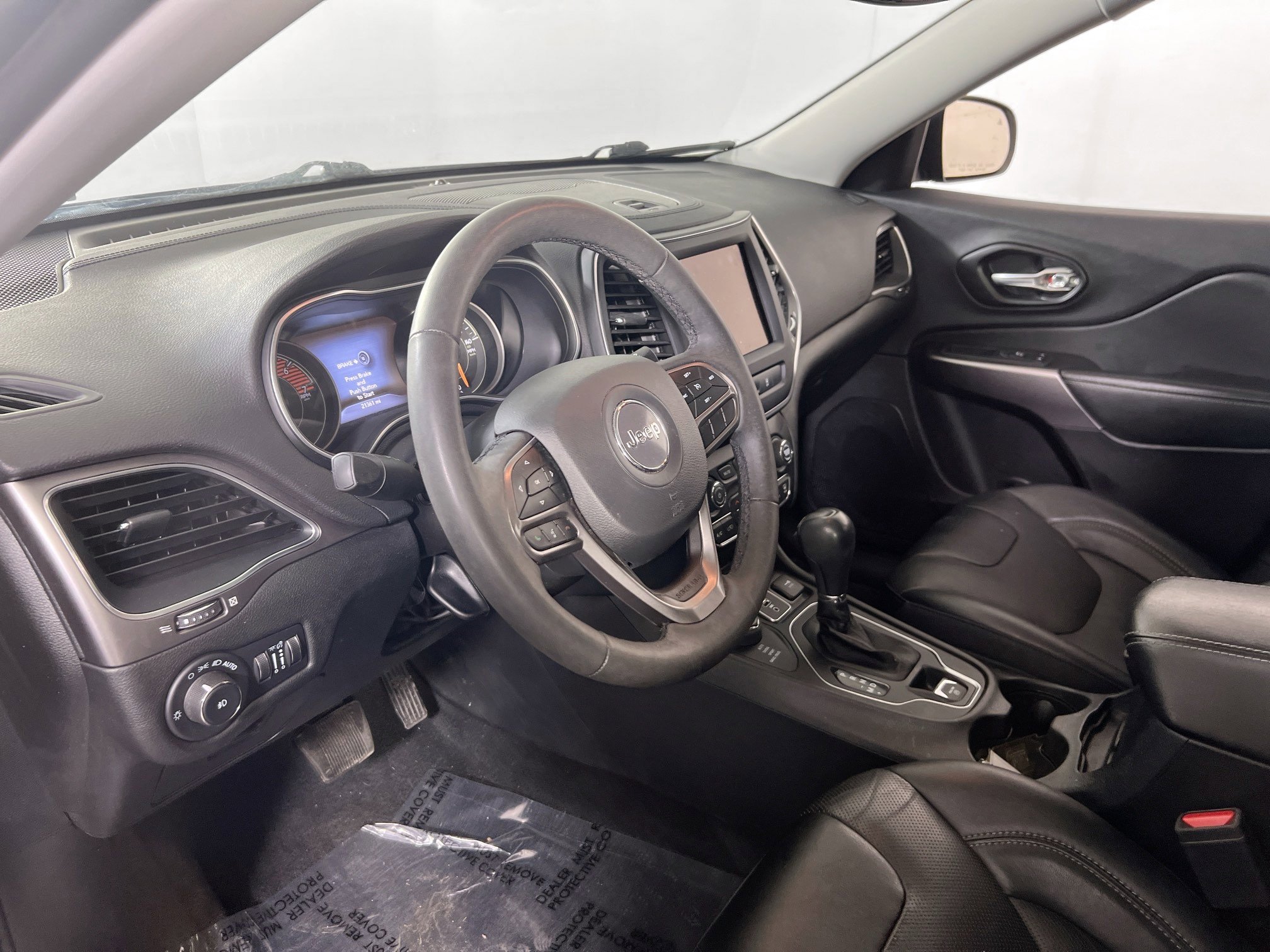 Used 2022 Jeep Cherokee Latitude Lux w/ Sun & Sound Group AWD/4WD image 9