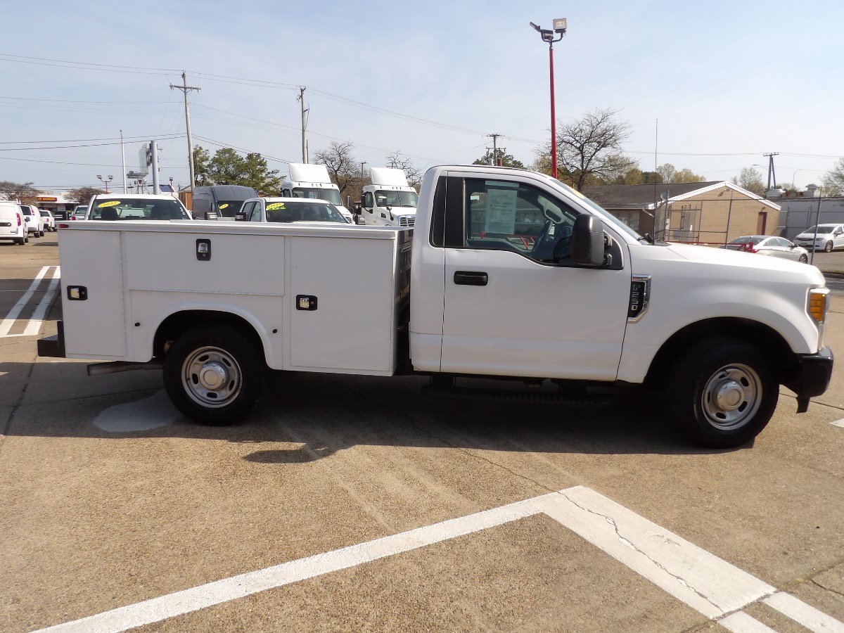 Used 2017 Ford F250 XL RWD image 2