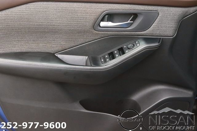 Used 2022 Nissan Rogue SV AWD/4WD image 9