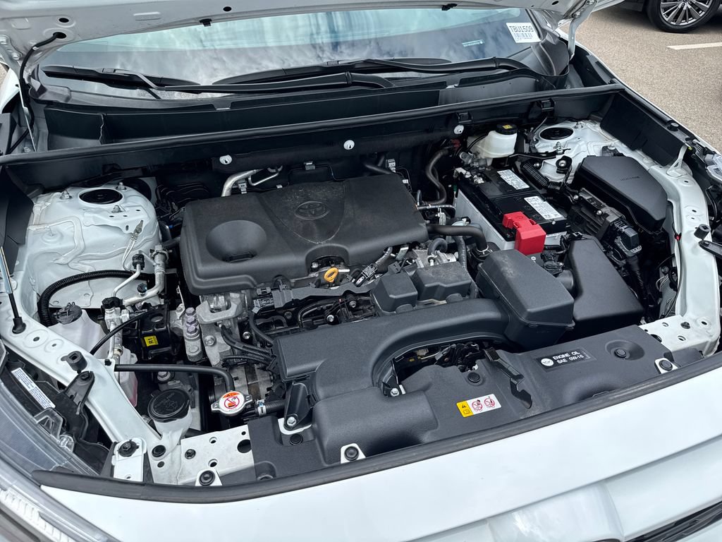 Used 2025 Toyota RAV4 XLE AWD/4WD image 44