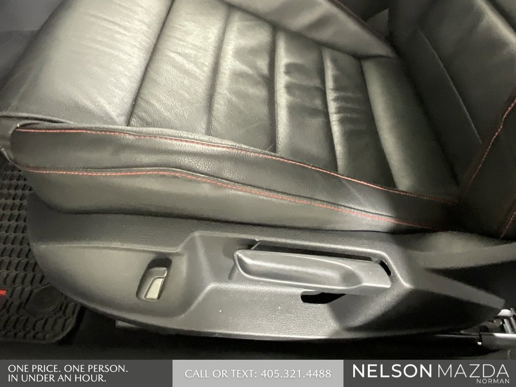 Used 2017 Volkswagen GTI SE image 25