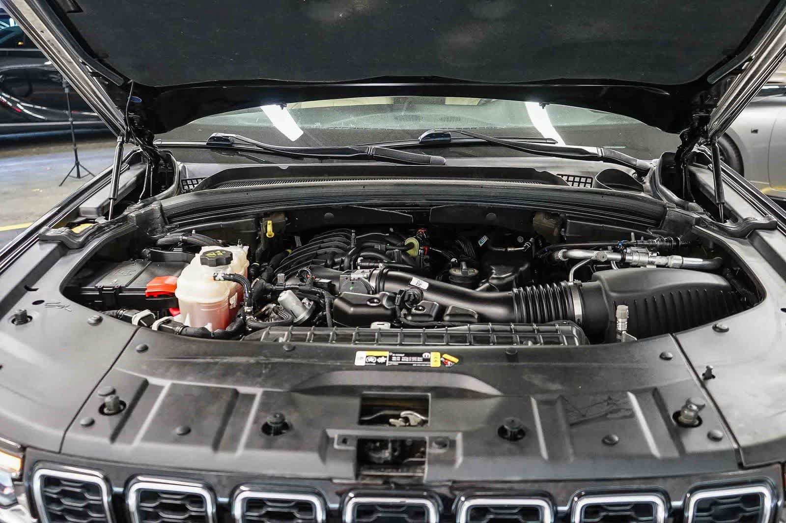 Used 2022 Jeep Grand Cherokee L Limited RWD image 28