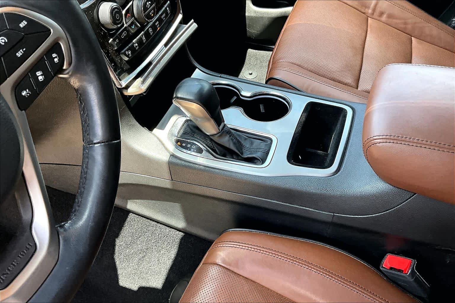 Used 2020 Jeep Grand Cherokee Overland RWD image 17