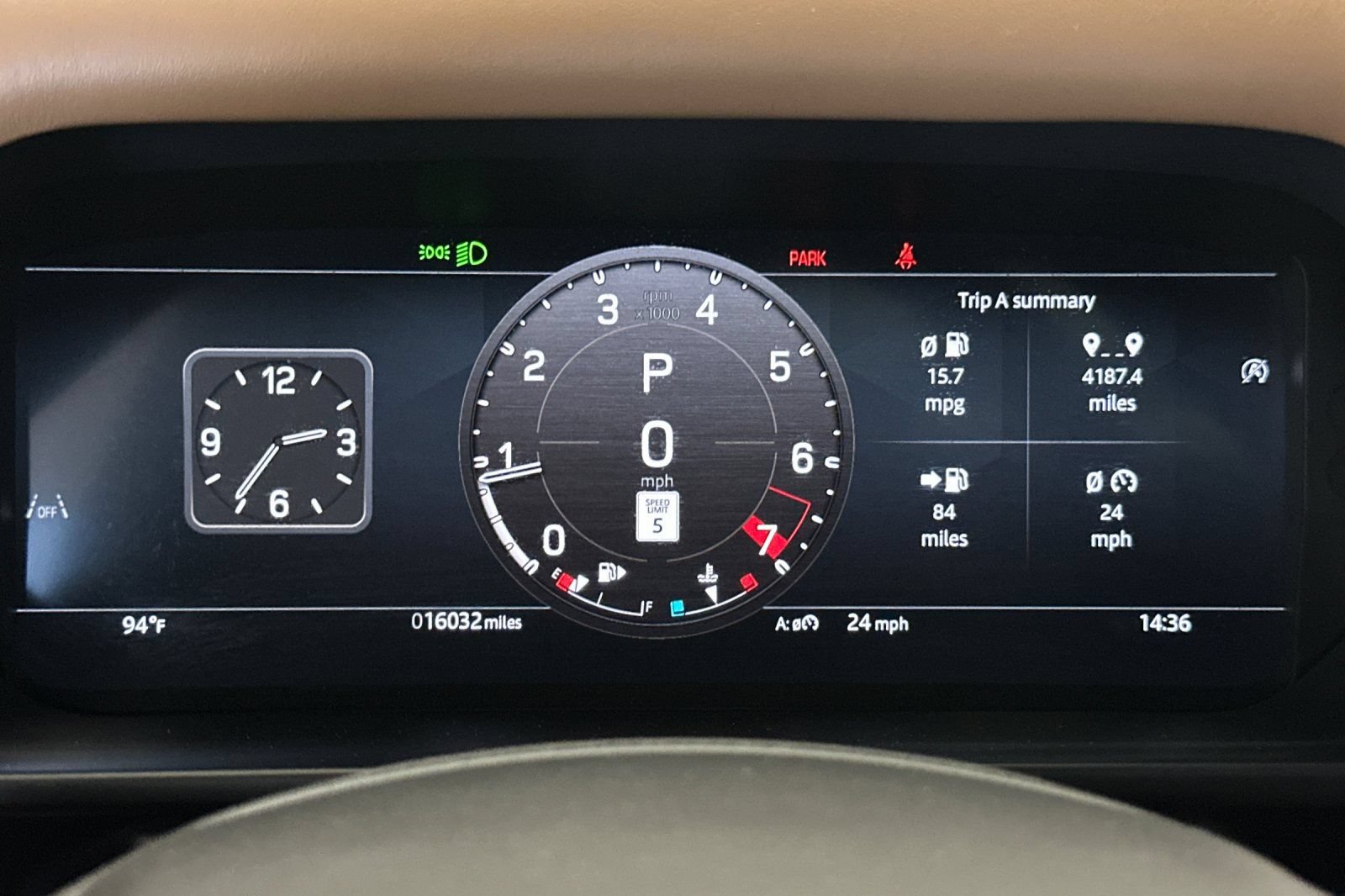 Used 2025 Land Rover Defender 110 X-Dynamic SE AWD/4WD image 31