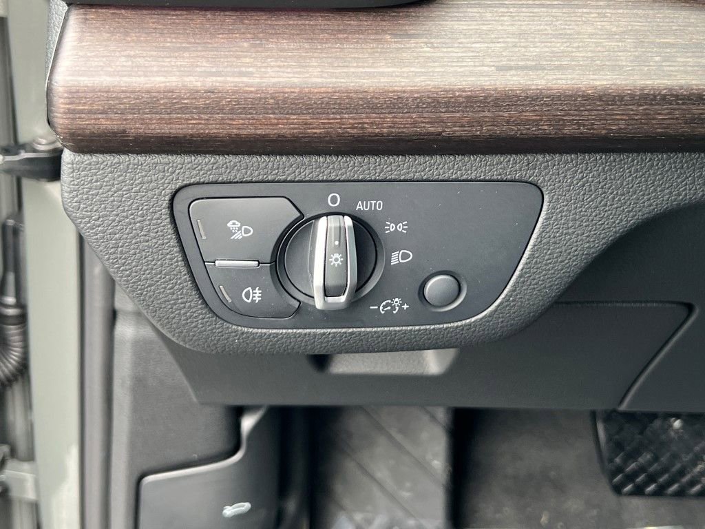 Certified 2025 Audi Q5 2.0T Premium Plus w/ Premium Plus Package image 36